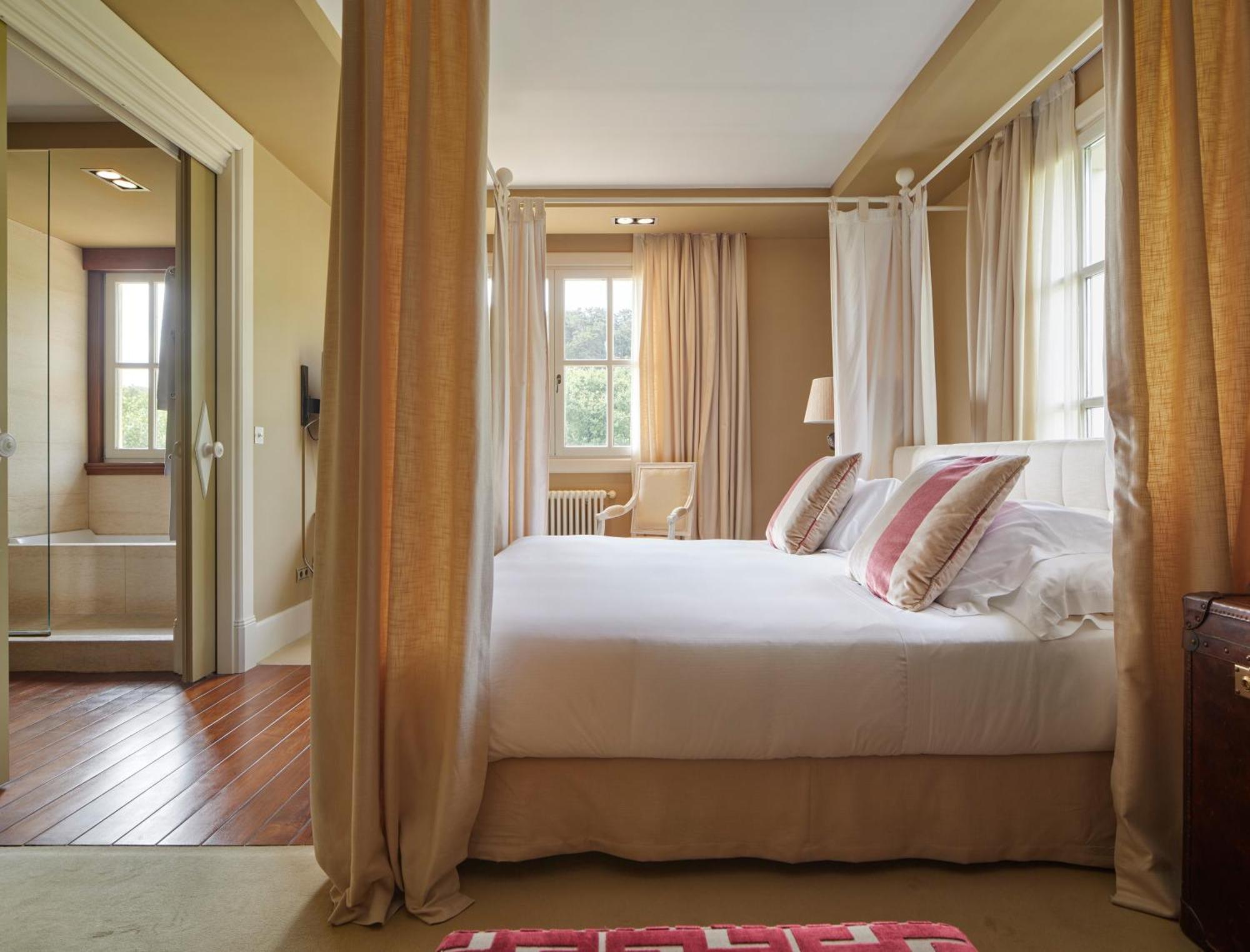 King Room Garden View